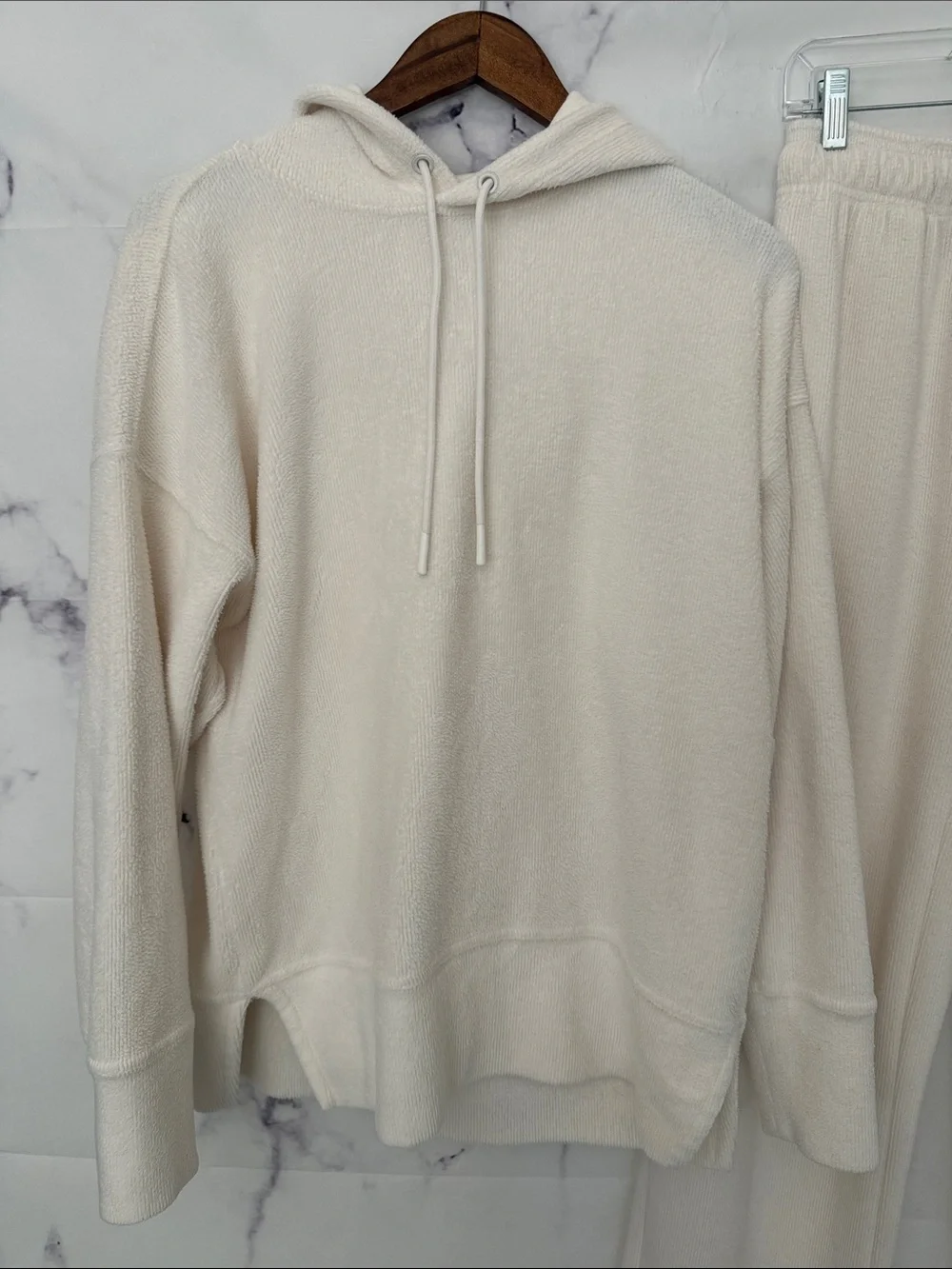 FABLETICS Ribbed Fuzzy Tracksuit Hoodie Jogger Set Ivory Size Small - Picture 3 of 13